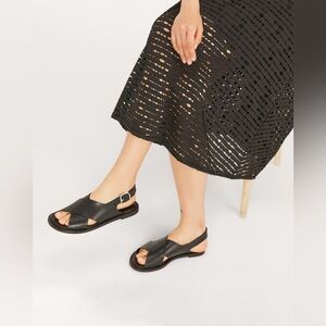 NIB Everlane Leather City Crossover Sandal in Black with Buckle, Size 10